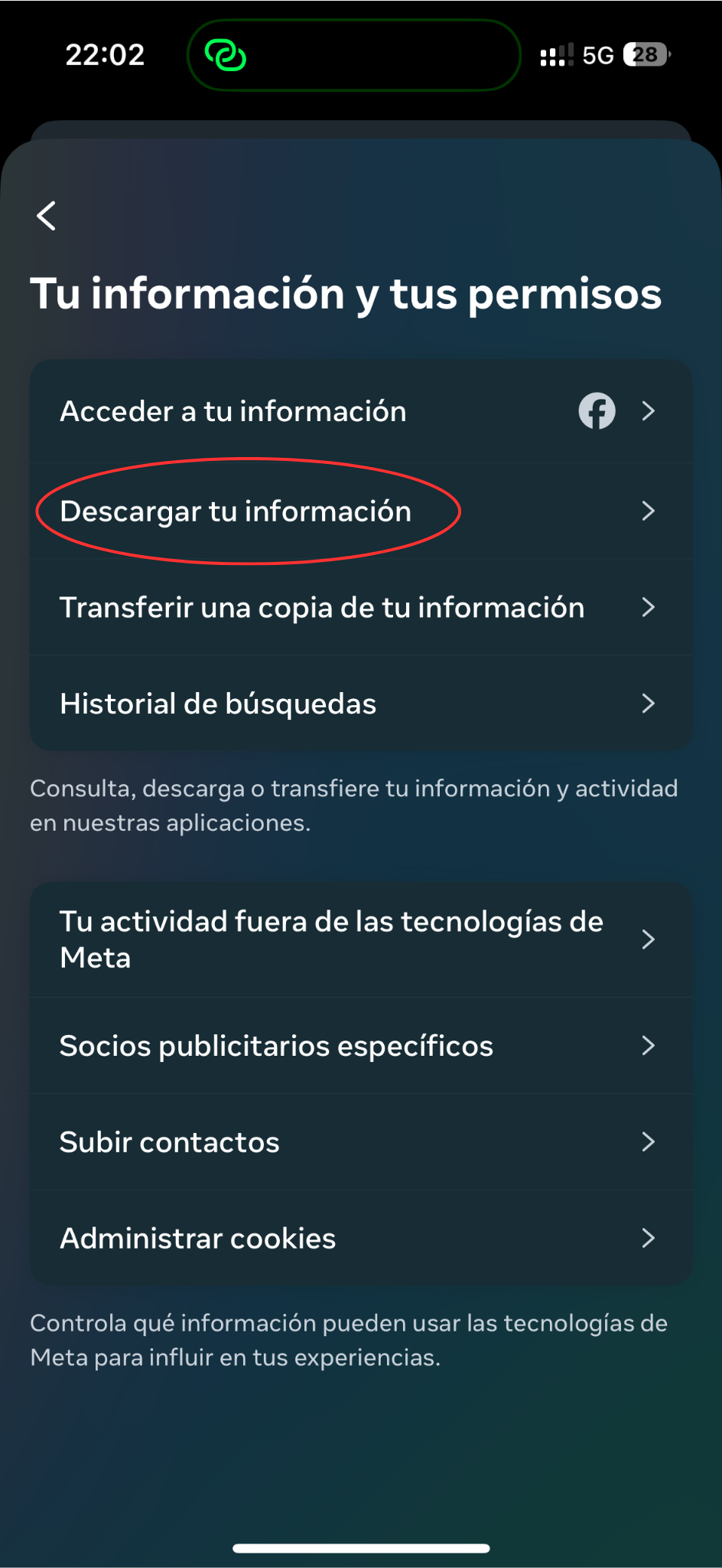 Haz clic en "Descargar tu información" dentro del Centro de cuentas de Instagram.